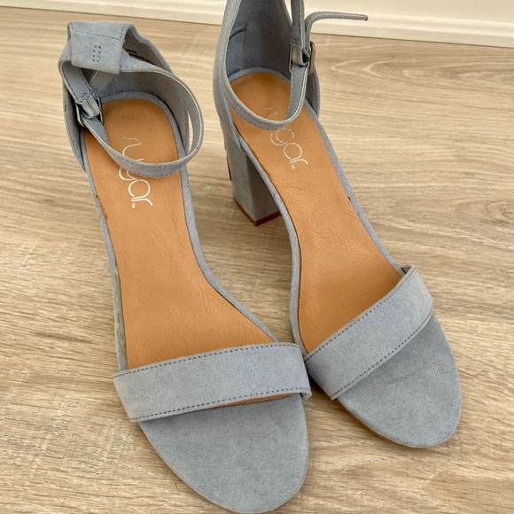 I will sell separately if interested bundle deal!! 3 pairs of shoes 👠 for $32 - Picture 5 of 7